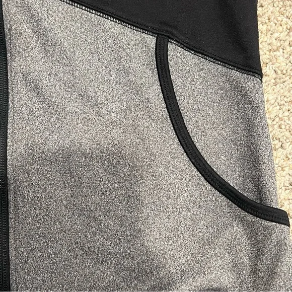 North Face Women's Cinder 100 Full Zip Black & Grey Jacket w/ Pink Logo - Small - Picture 5 of 5